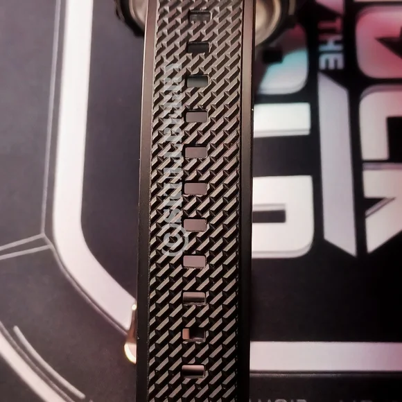 ✅️SOLD✅️CASIO G-SHOCK GM110 ( UNISEX ) - Picture 5 of 8